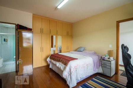 Casa de condomínio à venda com 410m², 4 quartos e 4 vagasSuíte 4