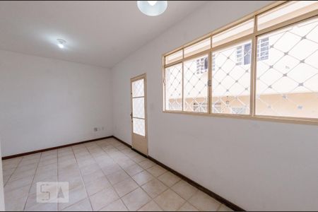 Sala de casa de condomínio para alugar com 2 quartos, 55m² em Estrela Dalva, Belo Horizonte