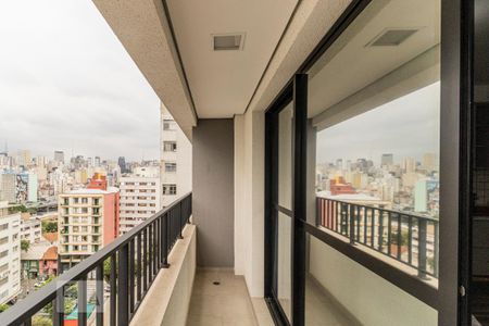 Studio à venda com 30m², 1 quarto e 1 vaga Studio à venda com 30m², 1 quarto e 1 vagaVaranda