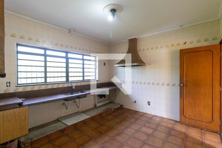 Casa à venda com 500m², 4 quartos e 6 vagas Casa à venda com 500m², 4 quartos e 6 vagasCozinha