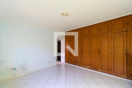 Casa à venda com 500m², 4 quartos e 6 vagas Casa à venda com 500m², 4 quartos e 6 vagasQuarto da suíte 1