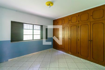 Casa à venda com 500m², 4 quartos e 6 vagas Casa à venda com 500m², 4 quartos e 6 vagasQuarto 3