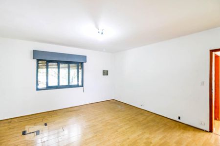 Casa à venda com 270m², 4 quartos e 4 vagasSuíte