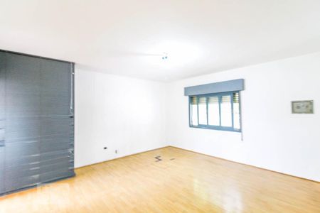 Casa à venda com 270m², 4 quartos e 4 vagasSuíte