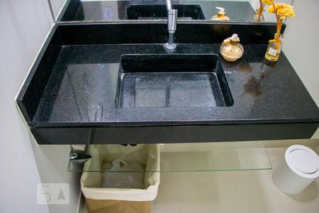 Apartamento para alugar com 375m², 4 quartos e 3 vagasBanheiro da Suíte 1