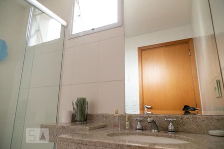 Apartamento à venda com 95m², 2 quartos e 2 vagasBanheiro Suíte 1