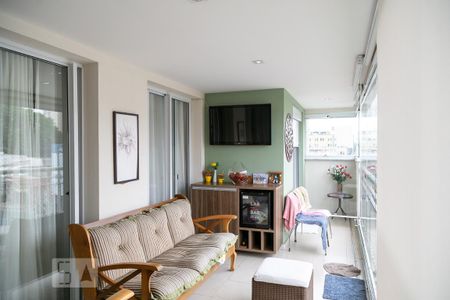 Apartamento à venda com 95m², 2 quartos e 2 vagasVaranda