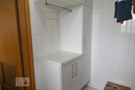 Apartamento à venda com 95m², 2 quartos e 2 vagasÁrea de serviço