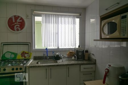 Apartamento à venda com 95m², 2 quartos e 2 vagasCozinha