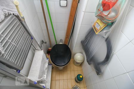 Apartamento à venda com 76m², 2 quartos e sem vaga Apartamento à venda com 76m², 2 quartos e sem vagaBanheiro de Serviço