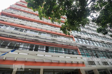 Apartamento à venda com 76m², 2 quartos e sem vaga Apartamento à venda com 76m², 2 quartos e sem vagaFachada