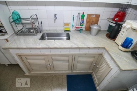 Apartamento à venda com 76m², 2 quartos e sem vaga Apartamento à venda com 76m², 2 quartos e sem vagaCozinha - Armários