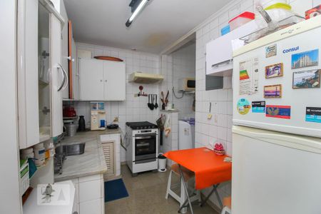 Apartamento à venda com 76m², 2 quartos e sem vaga Apartamento à venda com 76m², 2 quartos e sem vagaCozinha - Armários