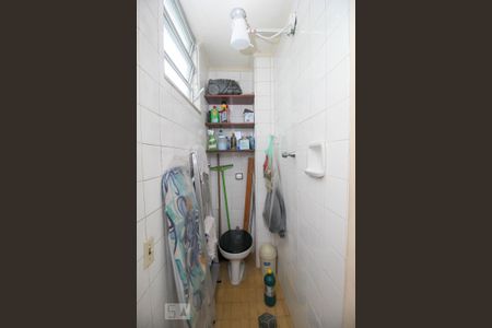 Apartamento à venda com 76m², 2 quartos e sem vaga Apartamento à venda com 76m², 2 quartos e sem vagaBanheiro de Serviço