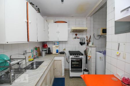 Apartamento à venda com 76m², 2 quartos e sem vaga Apartamento à venda com 76m², 2 quartos e sem vagaCozinha - Armários