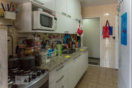 Apartamento à venda com 80m², 2 quartos e 1 vagaCozinha 