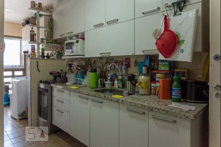 Apartamento à venda com 80m², 2 quartos e 1 vagaCozinha 