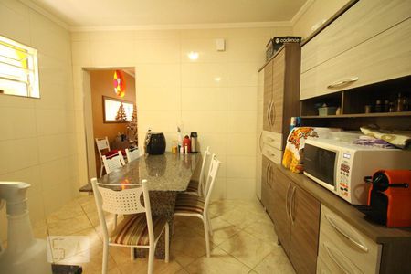 Casa à venda com 151m², 4 quartos e 2 vagascozinha