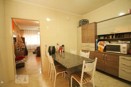 Casa à venda com 151m², 4 quartos e 2 vagascozinha