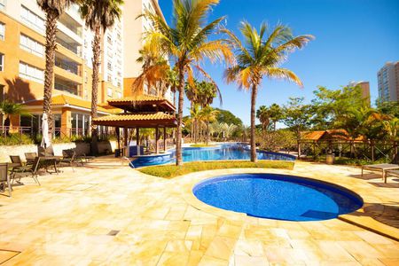 Apartamento à venda com 131m², 3 quartos e 2 vagas Apartamento à venda com 131m², 3 quartos e 2 vagasÁrea comum - Piscina