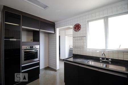 Apartamento à venda com 131m², 3 quartos e 2 vagas Apartamento à venda com 131m², 3 quartos e 2 vagasCozinha