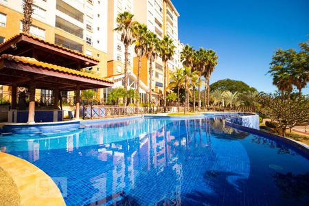 Apartamento à venda com 131m², 3 quartos e 2 vagas Apartamento à venda com 131m², 3 quartos e 2 vagasÁrea comum - Piscina