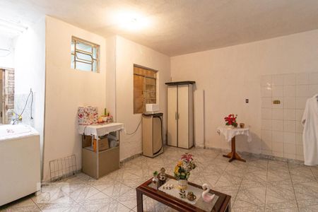 Casa à venda com 220m², 2 quartos e 2 vagasQuintal