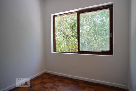 Quarto 1 de casa à venda com 3 quartos, 150m² em Passo da Areia, Porto Alegre