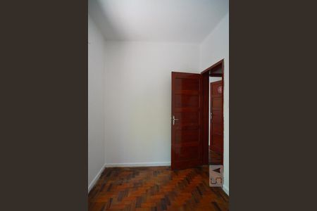 Quarto 2 de casa à venda com 3 quartos, 150m² em Passo da Areia, Porto Alegre