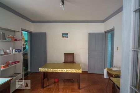 Casa à venda com 234m², 3 quartos e 7 vagasCasa Inferior