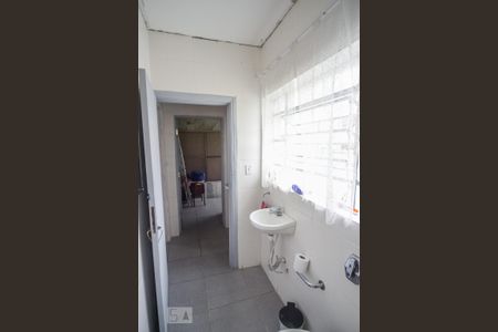 Casa à venda com 234m², 3 quartos e 7 vagasBanheiro 2
