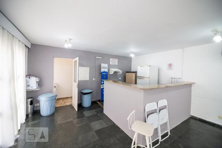 Apartamento para alugar com 64m², 2 quartos e 1 vagaÁrea comum - Salão de festas