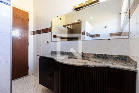 Casa para alugar com 115m², 2 quartos e 1 vaga Casa para alugar com 115m², 2 quartos e 1 vagaBanheiro 1