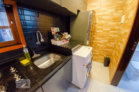 Cozinha de kitnet/studio para alugar com 1 quarto, 31m² em Campeche, Florianópolis