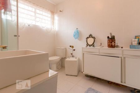 Casa à venda com 200m², 4 quartos e 2 vagasBanheiro