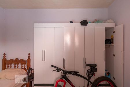 Casa à venda com 200m², 4 quartos e 2 vagasQuarto de Serviço