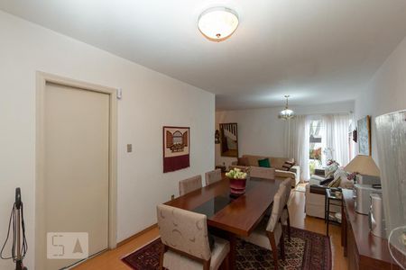 Sala de casa à venda com 4 quartos, 200m² em Campo Belo, São Paulo