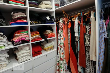 Apartamento à venda com 134m², 3 quartos e 3 vagasSuíte 3 - Closet