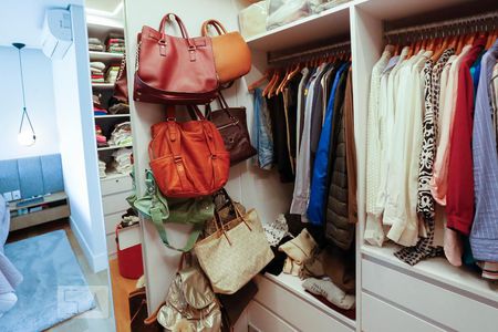 Apartamento à venda com 134m², 3 quartos e 3 vagasSuíte 3 - Closet