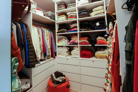 Apartamento à venda com 134m², 3 quartos e 3 vagasSuíte 3 - Closet