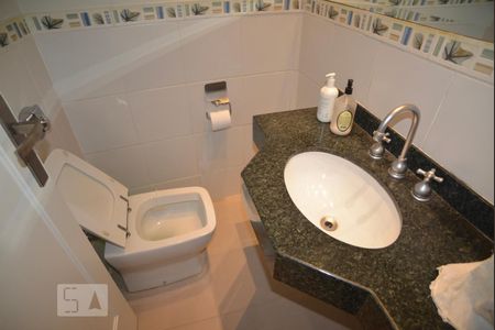 Apartamento à venda com 80m², 2 quartos e sem vaga Apartamento à venda com 80m², 2 quartos e sem vagaBanheiro