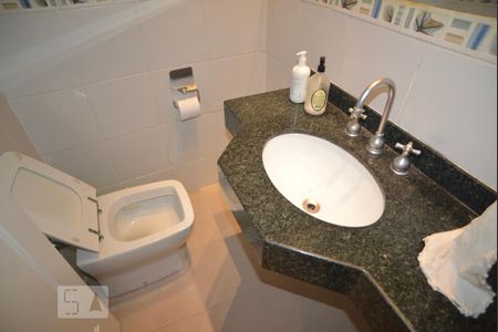 Apartamento à venda com 80m², 2 quartos e sem vaga Apartamento à venda com 80m², 2 quartos e sem vagaBanheiro