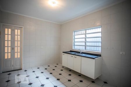 Casa para alugar com 120m², 3 quartos e 2 vagas Casa para alugar com 120m², 3 quartos e 2 vagasCozinha