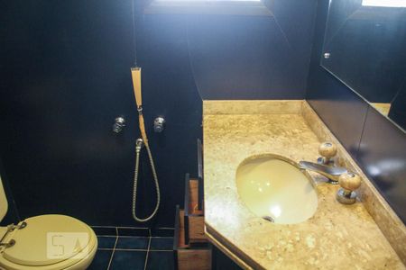 Apartamento à venda com 156m², 3 quartos e 2 vagasBanheiro da Suíte 1