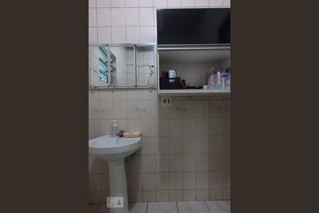 Banheiro de casa à venda com 2 quartos, 175m² em Chácara Agrindus, Taboão da Serra