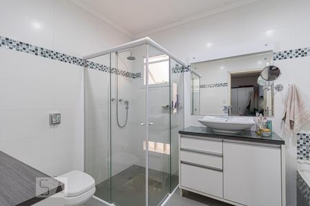 Banheiro da Suíte de casa à venda com 3 quartos, 290m² em Jardim Itu, Porto Alegre