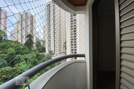 Apartamento para alugar com 119m², 3 quartos e 2 vagasSuíte 1 - Sacada