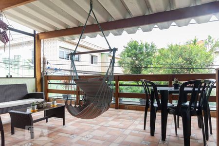 Casa à venda com 170m², 3 quartos e 2 vagasvaranda