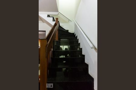 Escada de casa à venda com 3 quartos, 170m² em Água Rasa, São Paulo