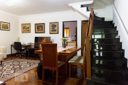 Casa à venda com 170m², 3 quartos e 2 vagasSala e sala de jantar